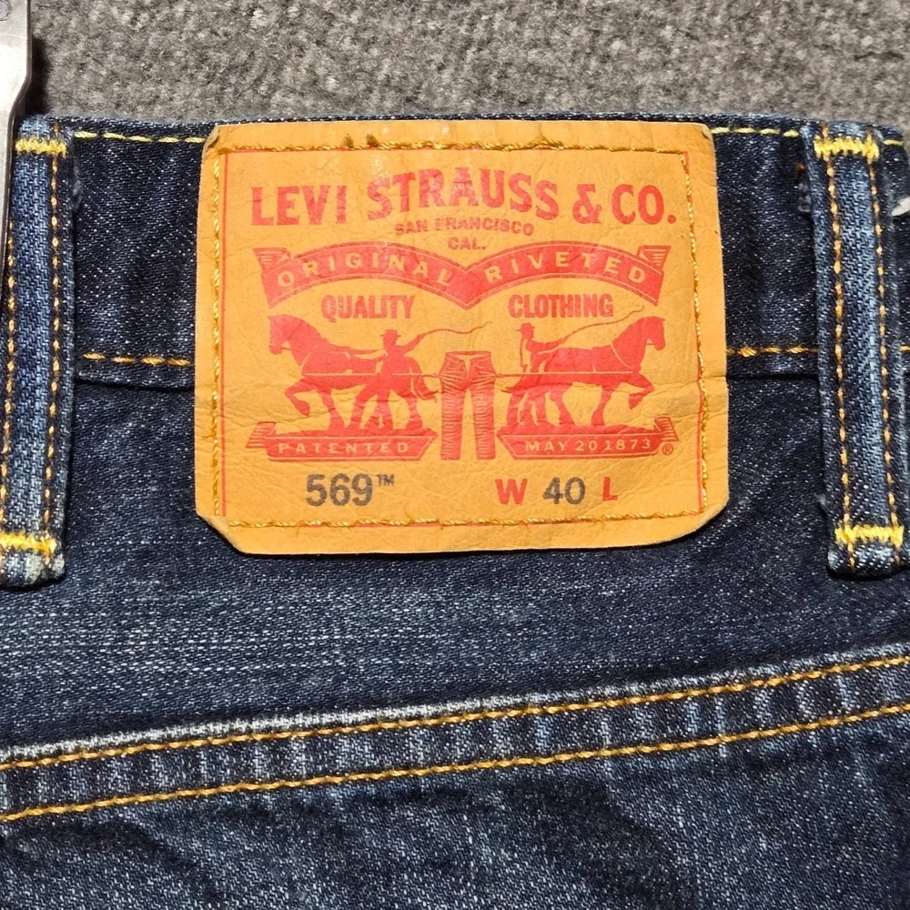Levi's Shorts 569 Loose Fit Baggy Size 40 x 12 Mens Dark Blue Denim Jorts Skater